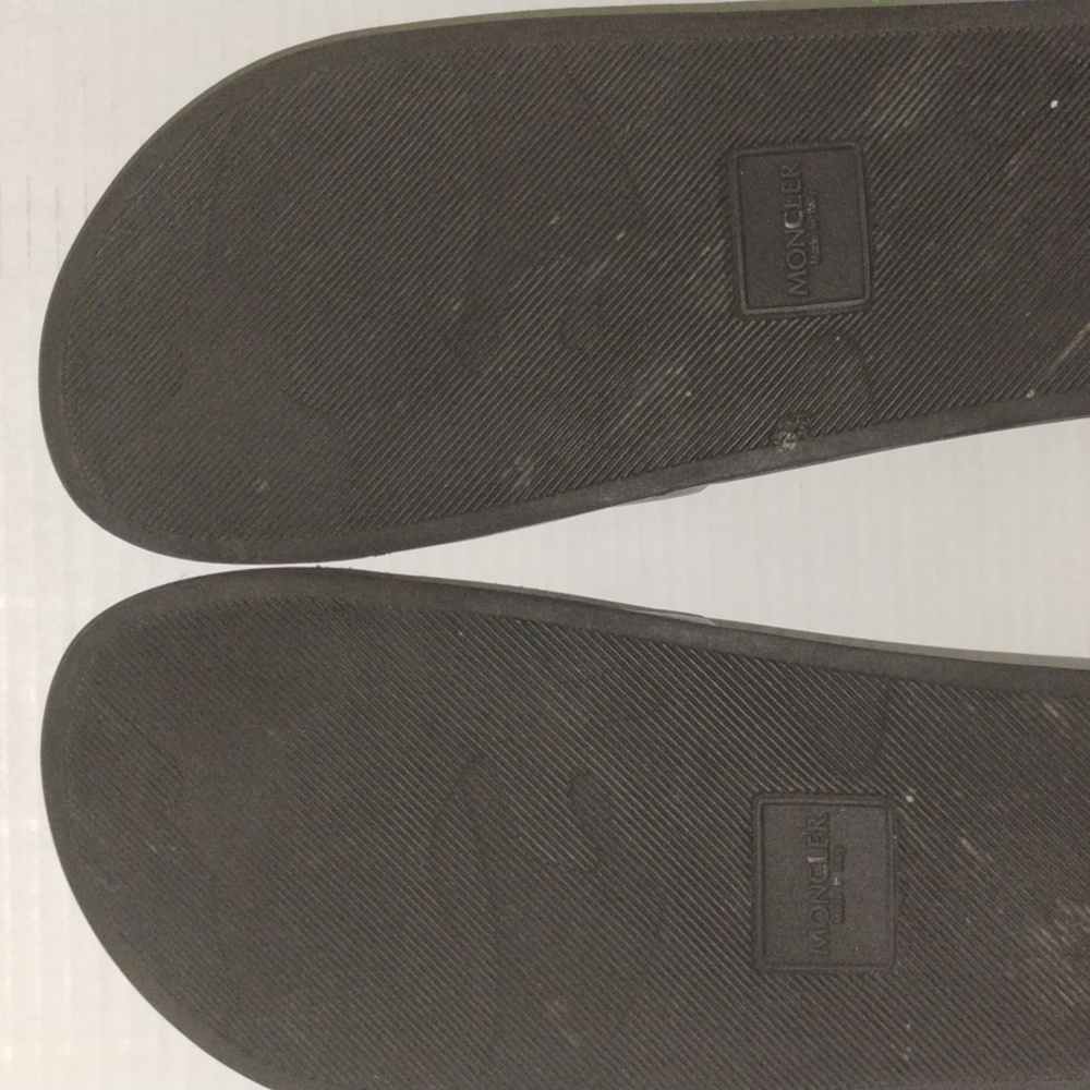 Moncler Mens Basile Slides. Size 46 (US 12). Red White and Blue in color. - Picture 6 of 13